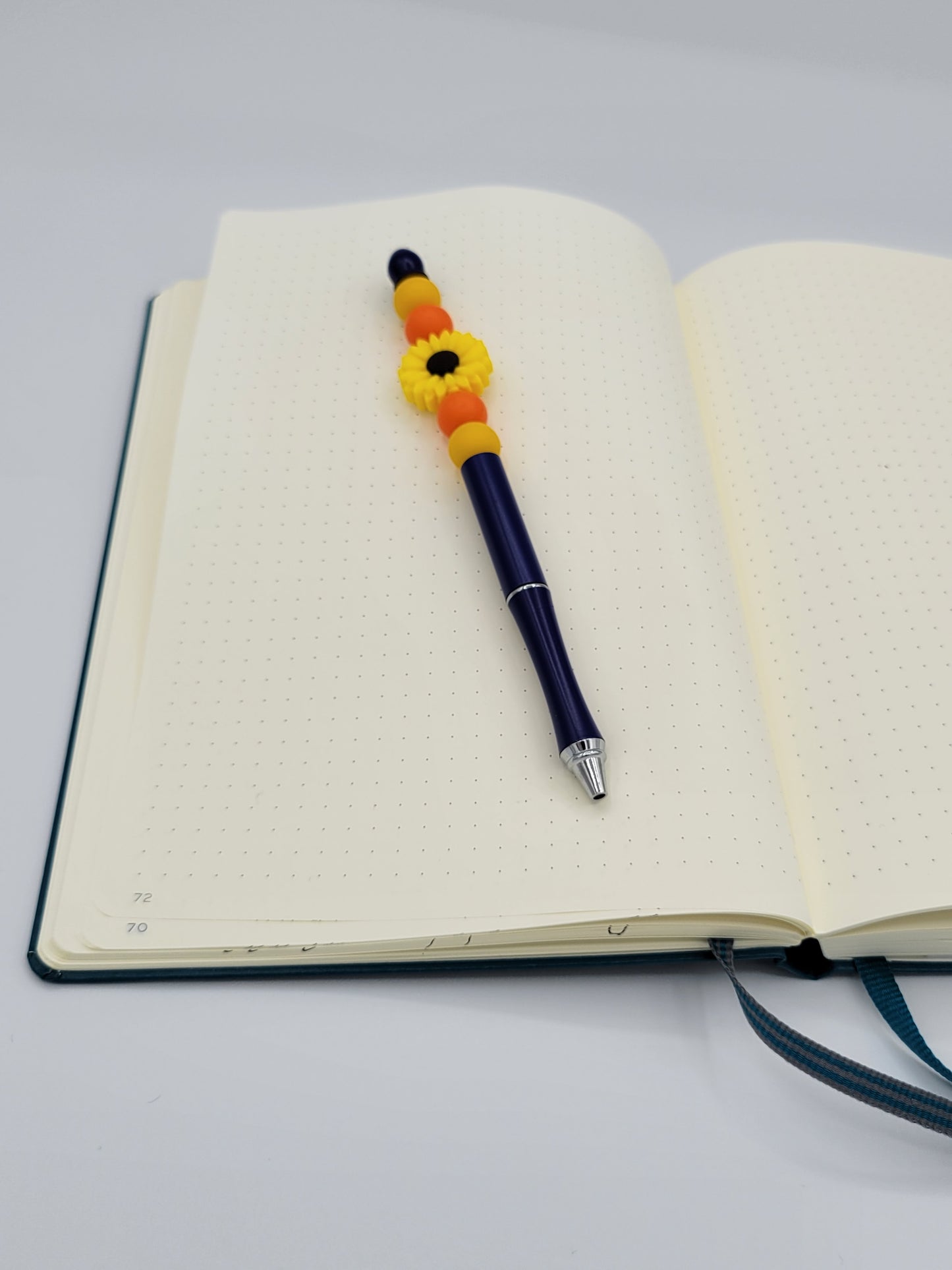 Daisy So Sunshine Blue Beaded Refillable Metal Pen