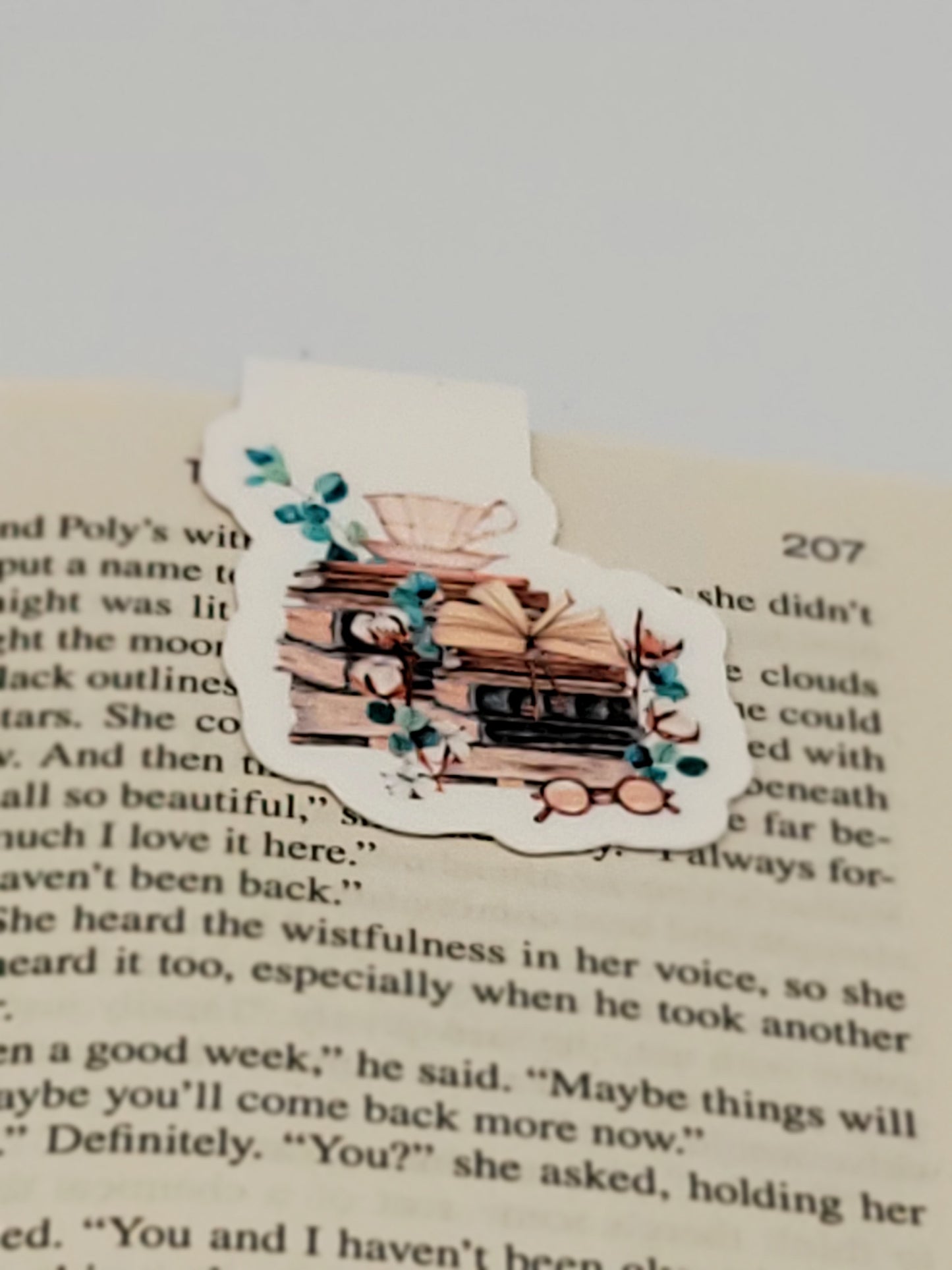 0082 - Vintage Book Lover - Magnetic Bookmark