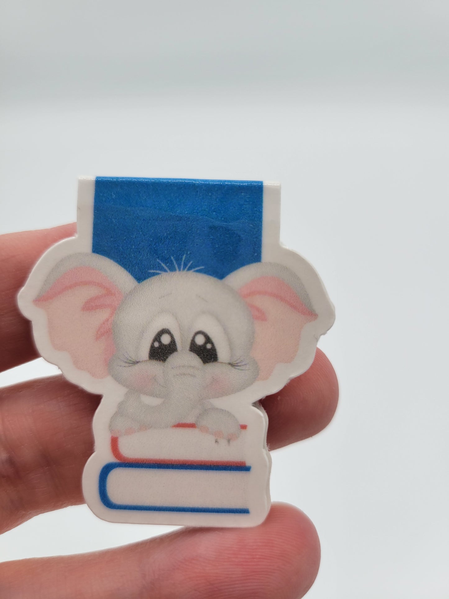 0156 - Cute Elephant with Books - Magnetic Bookmark