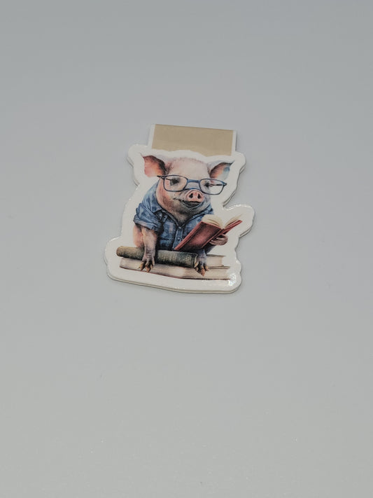 0001 - This Little Pig Reads - Magnetic Bookmark